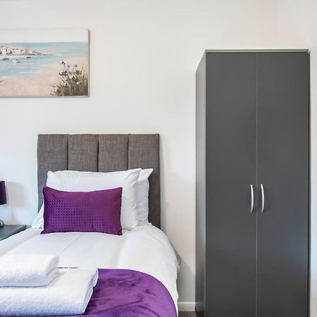 Onsitestays - Cosy 2-Bedroom Apartment With Private Entrance & Long Stay Prices Gravesend Exterior photo