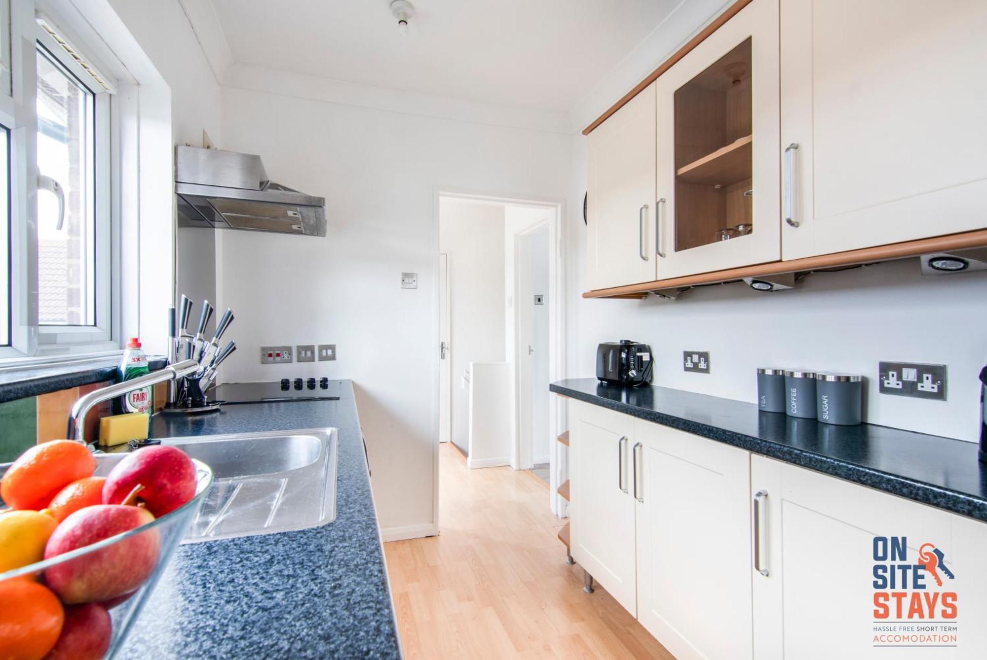 Onsitestays - Cosy 2-Bedroom Apartment With Private Entrance & Long Stay Prices Gravesend Exterior photo